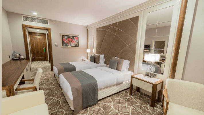 บุผนังห้องโรงแรม